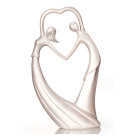 Декоративни фигури - младоженци с ръце, формиращи сърце