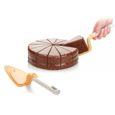 Инструмент за сервиране на торти
