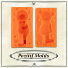 Силиконов калъп Pozitif – 3D мече с папийонка, 2 части, 6 × 11 см